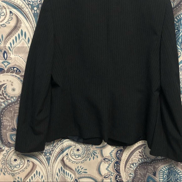 Blazer - Picture 2 of 2